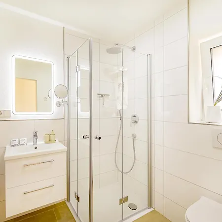 Apartment Hinterhof-juwel Mit Kueche Und Smart-tv *