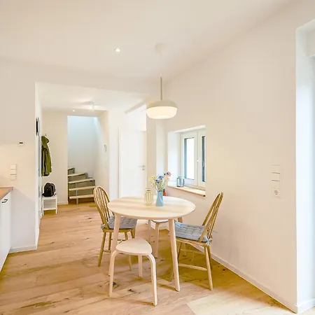 Hinterhof-juwel Mit Kueche Und Smart-tv Apartment *